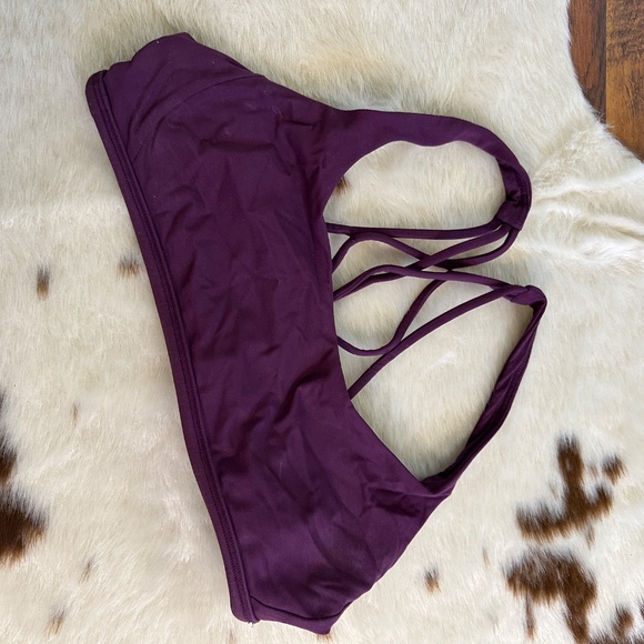 LULULEMON - Strappy back sports bra - plum color - size 4 - Picture 3 of 4